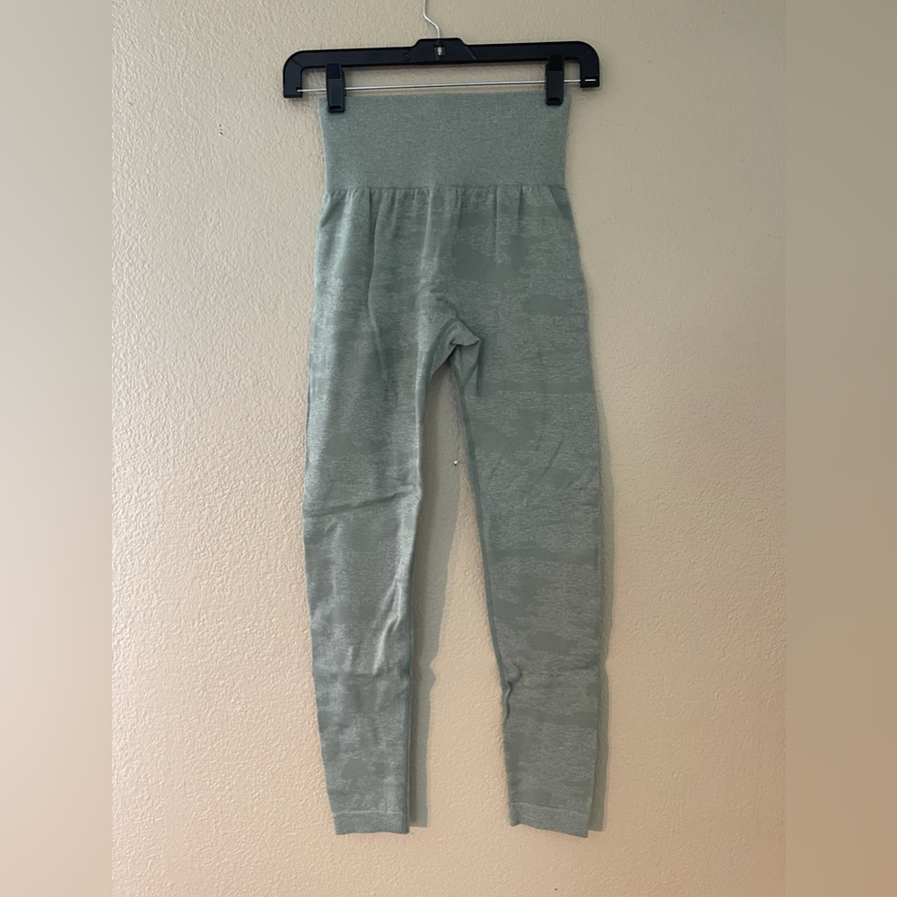 Seamless Leggings w/ Scrunch Butt
